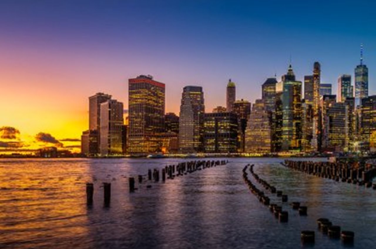 Panorama notturno di Manhattan