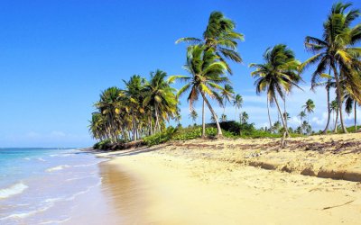 Spiaggia tropicale nella Repubblica Dominicana