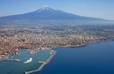 Panorama di Catania e dell'Etna