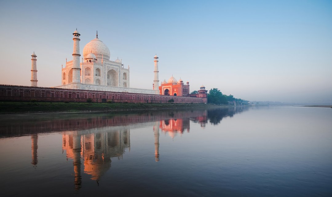 Il Taj Mahal, nella citt indiana di Agra